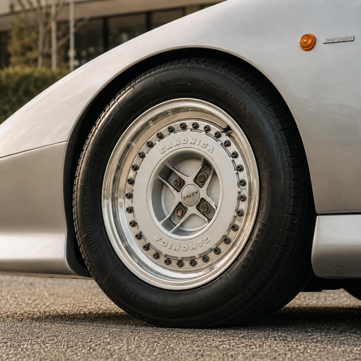 Wheel and tyre detail